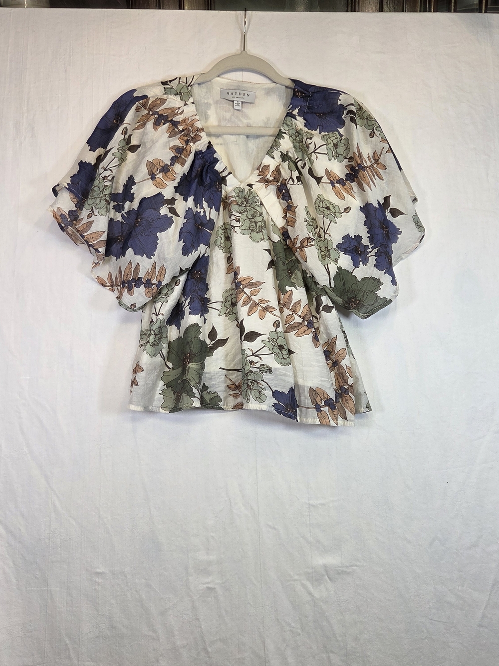 Hayden Los Angeles Floral Peplum Flutter Sleeve Blouse Size Small. #0322